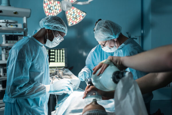 Especialidades mais procuradas da Medicina oferecem oportunidades de crescimento profissional