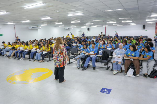 Fits e Unit Experience recebe estudantes do ensino médio para imersão no ambiente universitário
