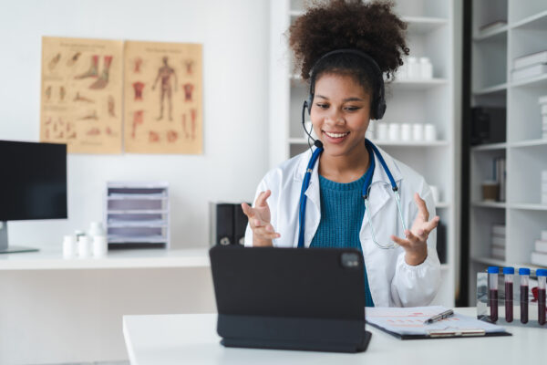 Telemedicina aproxima cada vez mais as pessoas a cuidados médicos de qualidade