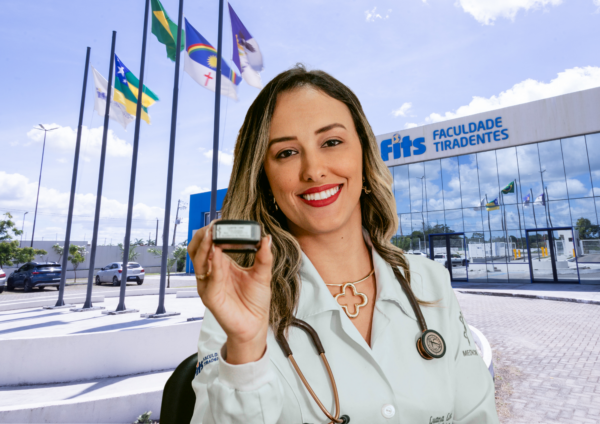 Faculdade Tiradentes celebra início da vivência ambulatorial dos estudantes na Cerimônia do Carimbo