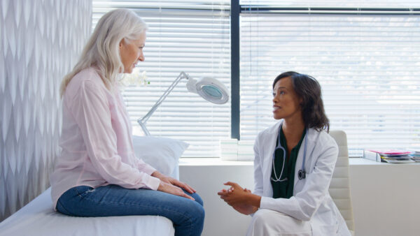 Apesar de estigmas, Terapia de Reposição Hormonal pode ajudar nos sintomas da menopausa