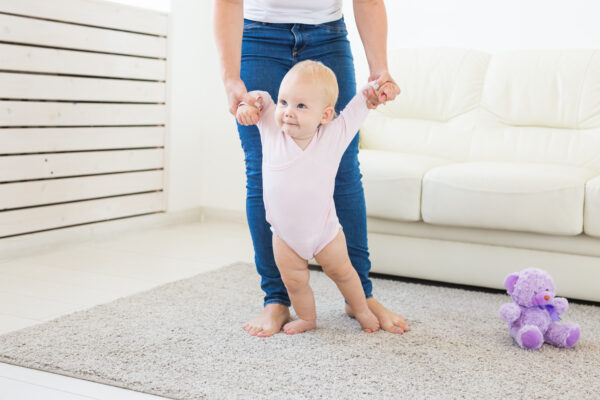 A independência do bebê começa com seus primeiros passos