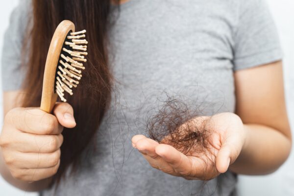 Canetas emagrecedoras podem causar queda de cabelo